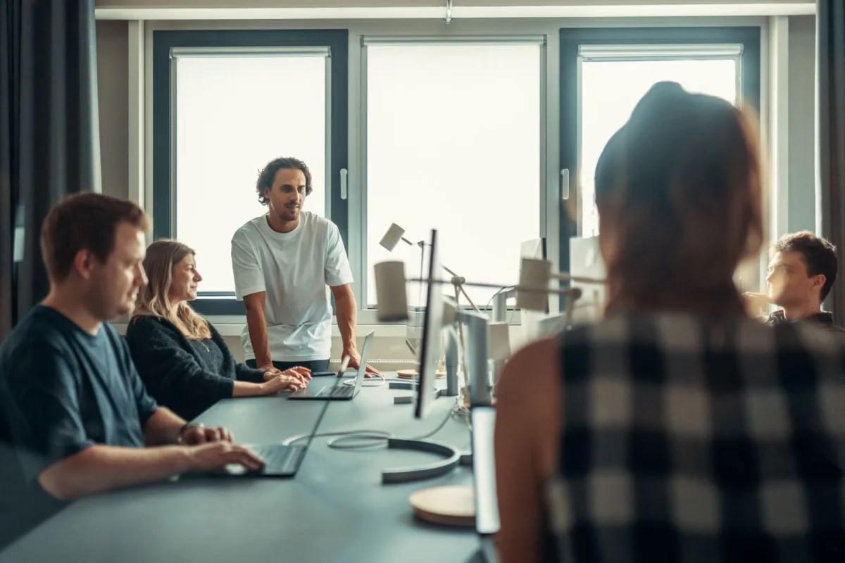 SaaS ou développement sur-mesure : quelle solution pour votre projet ?